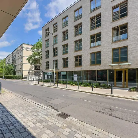 شقة Stylish Air-conditioned With Balcony In By Renters *