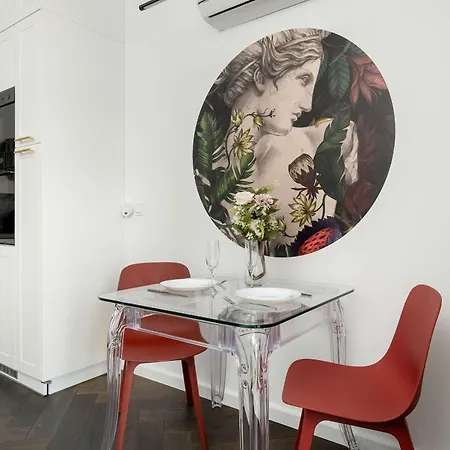 Appartamento Stylish Air-conditioned With Balcony In By Renters